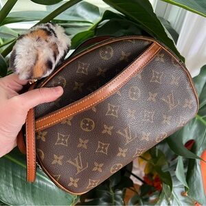Authentic: Louis Vuitton Blois Shoulder or Crossbody Bag